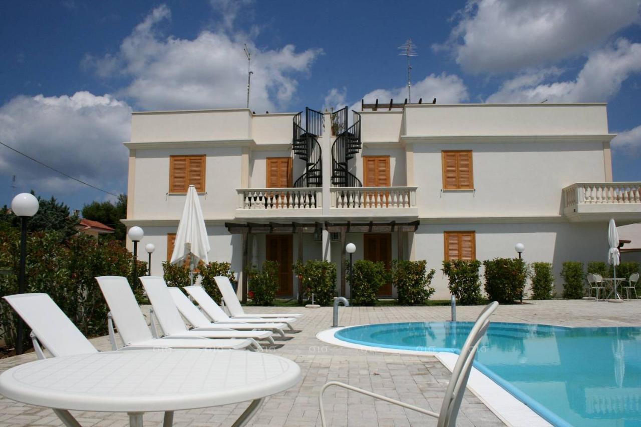 Appartamenti Ginevra Santa Maria al Bagno Exteriör bild